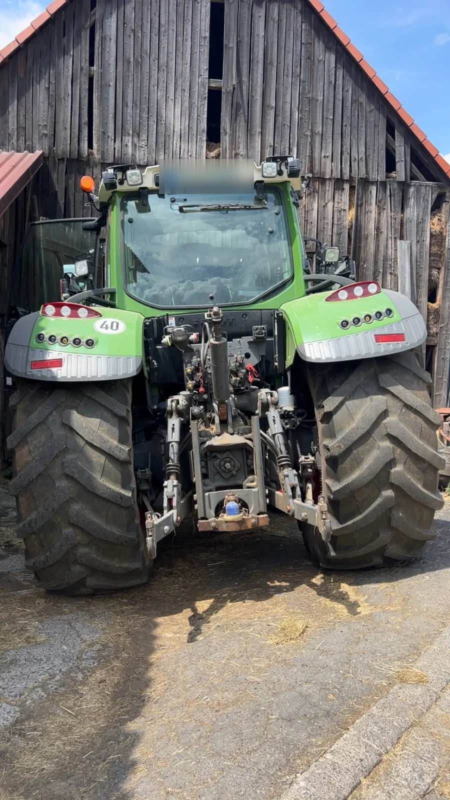 Fendt Traktor von hinten, Heckhydraulik und Zapfwelle im Detail