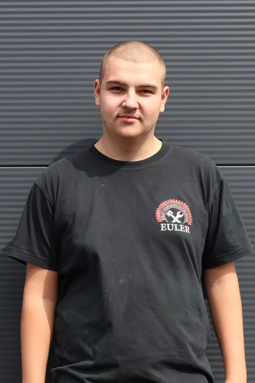 Luca Kleinschmidt, Azubi zum Kfz-Mechatroniker bei der Kraftfahrzeugtechnik Euler GmbH