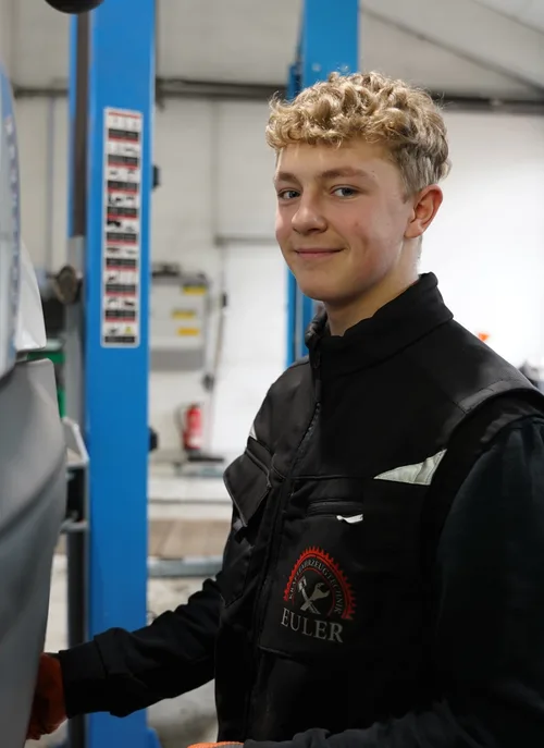 Patrick Erlenmaier, Azubi zum Kfz-Mechatroniker bei der Kraftfahrzeugtechnik Euler GmbH