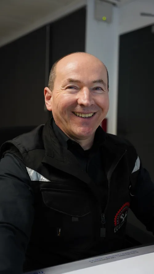 Reinhard Dehmer, Serviceleiter bei der Kraftfahrzeugtechnik Euler GmbH
